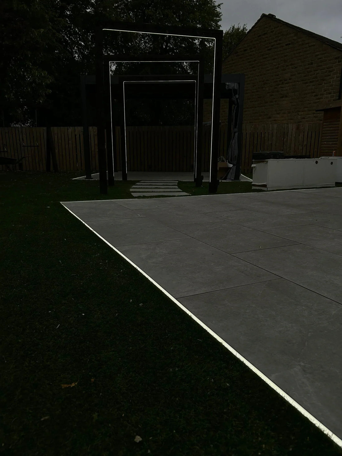 Outdoor Lighting UK : Your Complete Guide to Choosing Garden Lights That Last